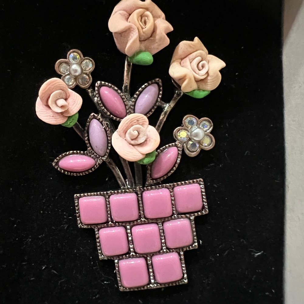 Vintage Avon Flower Pot Pin/Brooch